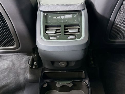 Used 2021 Volvo XC90 T6 Momentum image 26