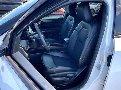 Used 2025 Jeep Compass Trailhawk AWD/4WD image 16