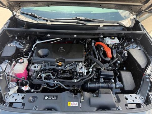 Used 2020 Toyota RAV4 LE w/ Carpet Mat Package AWD/4WD image 30