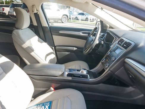 Used 2018 Ford Fusion S image 16