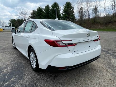 Used 2025 Toyota Camry LE FWD image 5