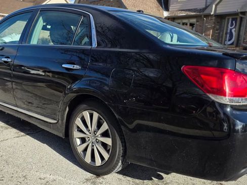 Used 2011 Toyota Avalon Limited image 6