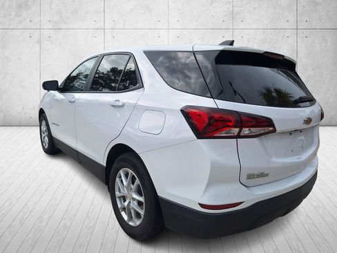Used 2023 Chevrolet Equinox LS image 3
