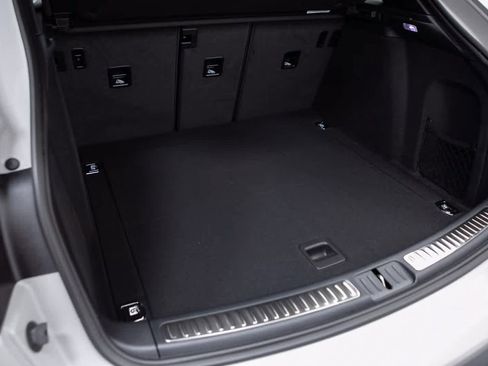 Certified 2025 Porsche Macan image 31