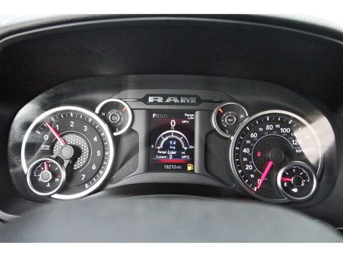 Used 2025 RAM 2500 Big Horn AWD/4WD image 18