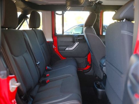 Used 2015 Jeep Wrangler Unlimited Sahara AWD/4WD image 26