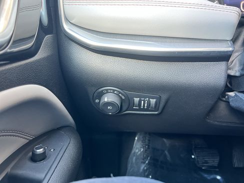 Used 2024 Jeep Compass Limited image 26