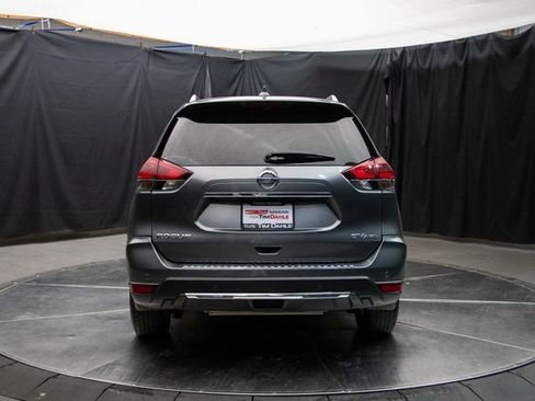 Used 2019 Nissan Rogue SV image 11