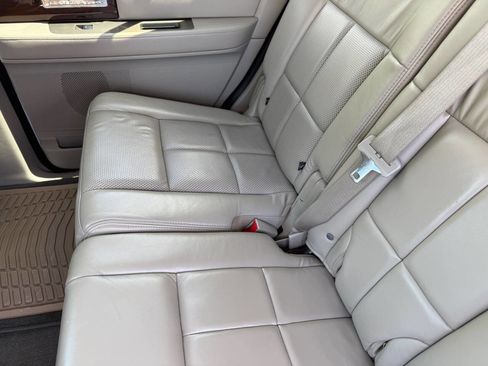 Used 2013 Lincoln Navigator 2WD w/ HD Trailer Tow Pkg image 17