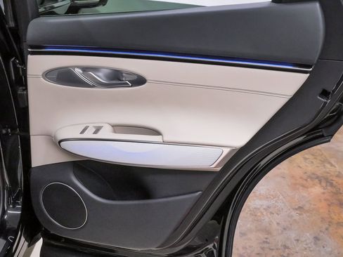 Certified 2026 Genesis GV70 2.5T Advanced image 29