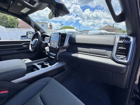 New 2026 RAM 1500 4x4 Crew Cab image 19