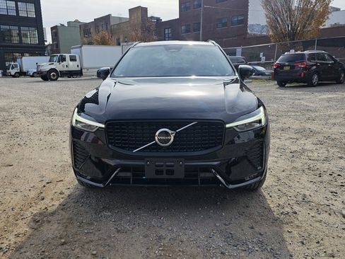Certified 2025 Volvo XC60 B5 Plus image 6
