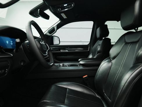 Used 2023 Jeep Wagoneer L 4WD w/ Convenience Group I image 20