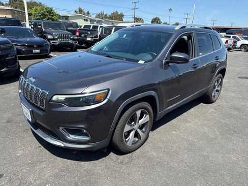 Used 2019 Jeep Cherokee Limited FWD image 20