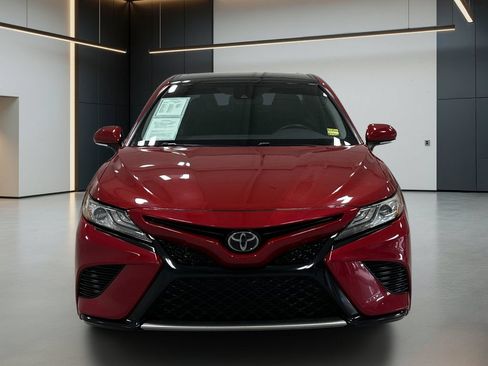 Used 2019 Toyota Camry XSE FWD image 9