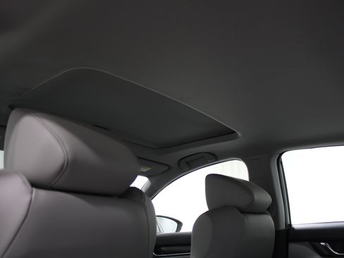 Used 2018 Honda Accord Touring image 21