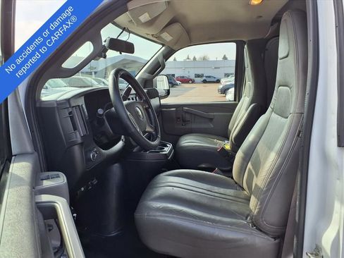 Used 2018 Chevrolet Express 3500 w/ Driver Convenience Package image 17