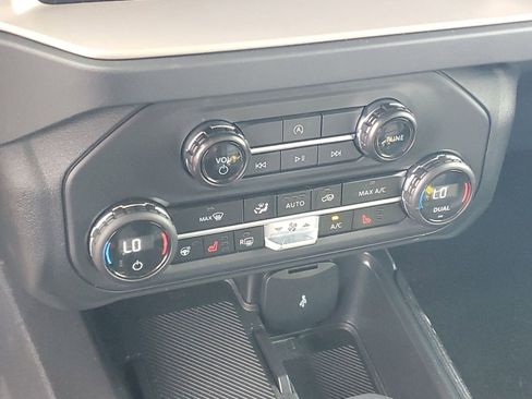 Used 2025 Ford Bronco Outer Banks AWD/4WD image 25
