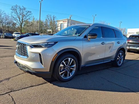 Certified 2025 INFINITI QX60 Luxe image 3