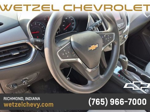 Used 2020 Chevrolet Equinox LS AWD/4WD image 5
