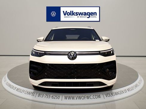 New 2026 Volkswagen Tiguan SEL R-Line AWD/4WD image 2