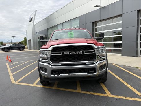Used 2022 RAM 5500 Tradesman AWD/4WD image 2