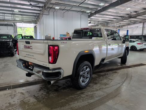 Used 2026 GMC Sierra 3500 SLE w/ SLE Value Package AWD/4WD image 3