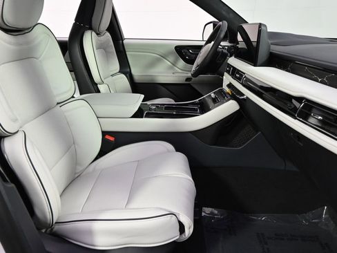 New 2026 Lincoln Aviator Black Label image 16