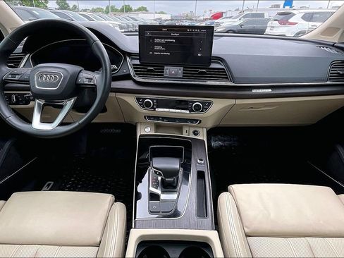 Used 2023 Audi Q5 e Premium Plus w/ Premium Plus Package AWD/4WD image 18
