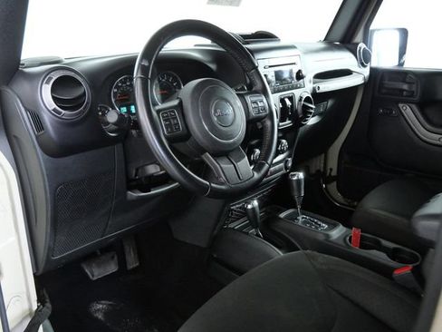 Used 2018 Jeep Wrangler Unlimited Sport S AWD/4WD image 16