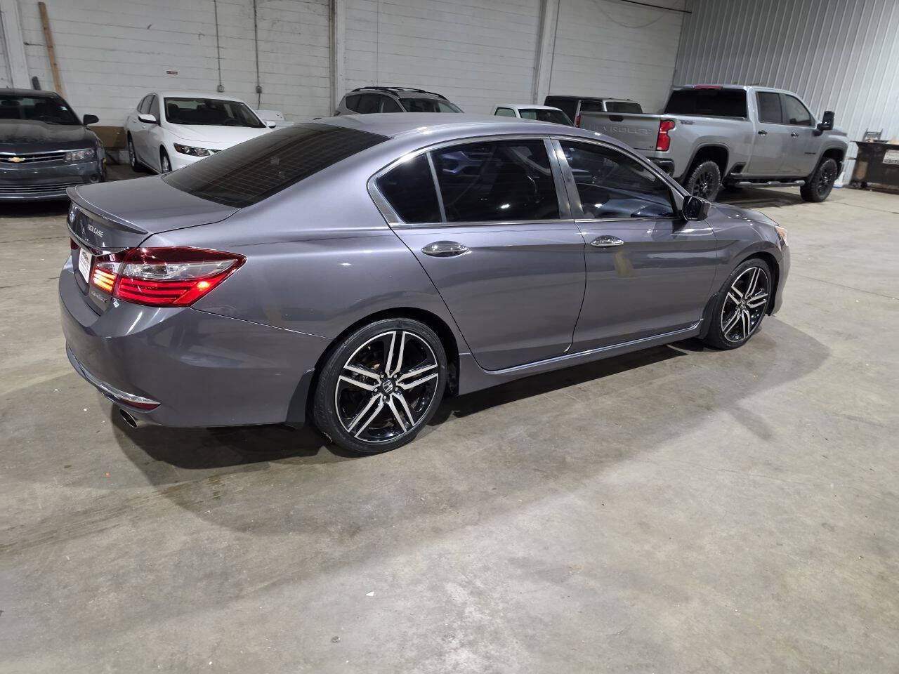 Used 2016 Honda Accord Sport image 13
