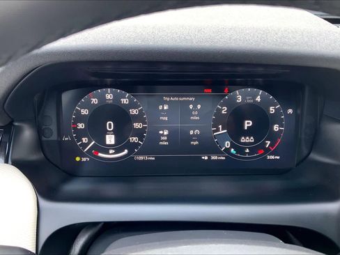 Used 2025 Land Rover Discovery Sport Dynamic SE image 25