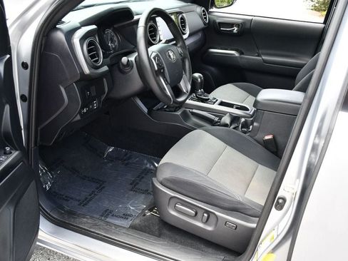 Used 2020 Toyota Tacoma TRD Off-Road AWD/4WD image 15