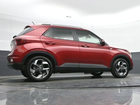 Used 2024 Hyundai Venue Limited FWD image 35
