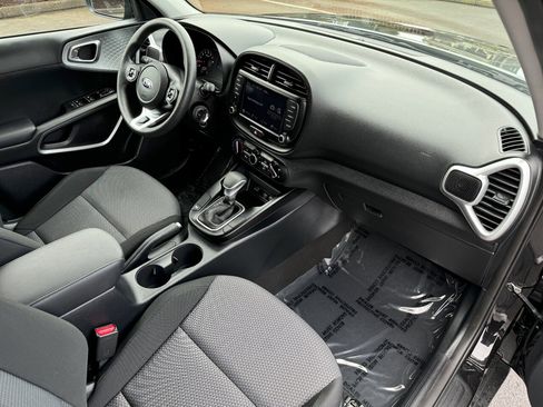 Used 2022 Kia Soul LX w/ Technology Package image 17