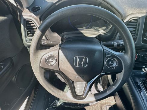 Used 2021 Honda HR-V LX image 17