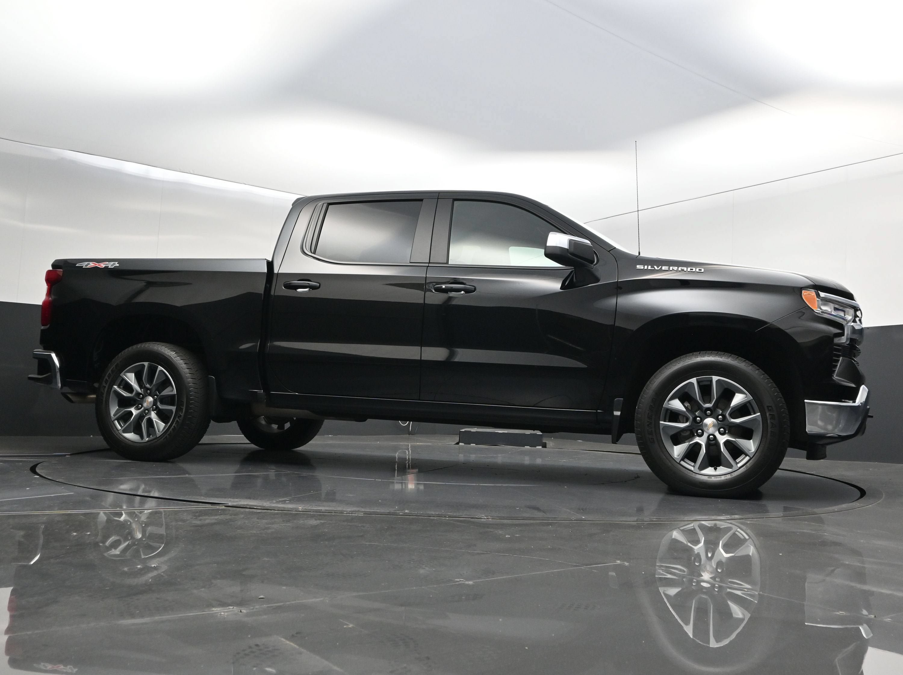 Certified 2026 Chevrolet Silverado 1500 LT AWD/4WD image 42