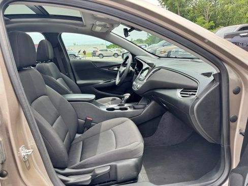 Used 2024 Chevrolet Malibu LT FWD image 24