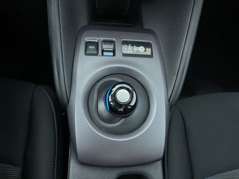 Certified 2025 Nissan Leaf S FWD image 20