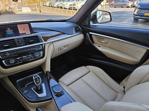 Used 2018 BMW 330i xDrive Sedan w/ Premium Package image 20