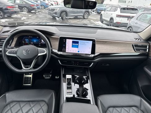 Certified 2025 Volkswagen Atlas SEL Premium R-Line image 13