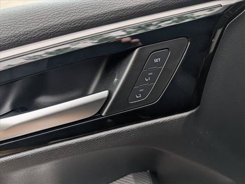 Used 2024 Mitsubishi Outlander SEL AWD/4WD image 32