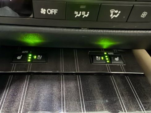 Used 2016 Lexus GS 350 w/ Luxury Package image 32