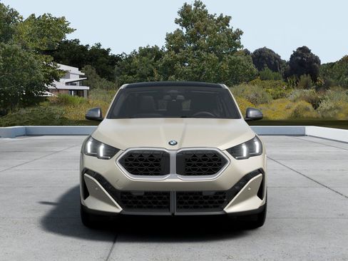 New 2026 BMW X2 xDrive28i image 3