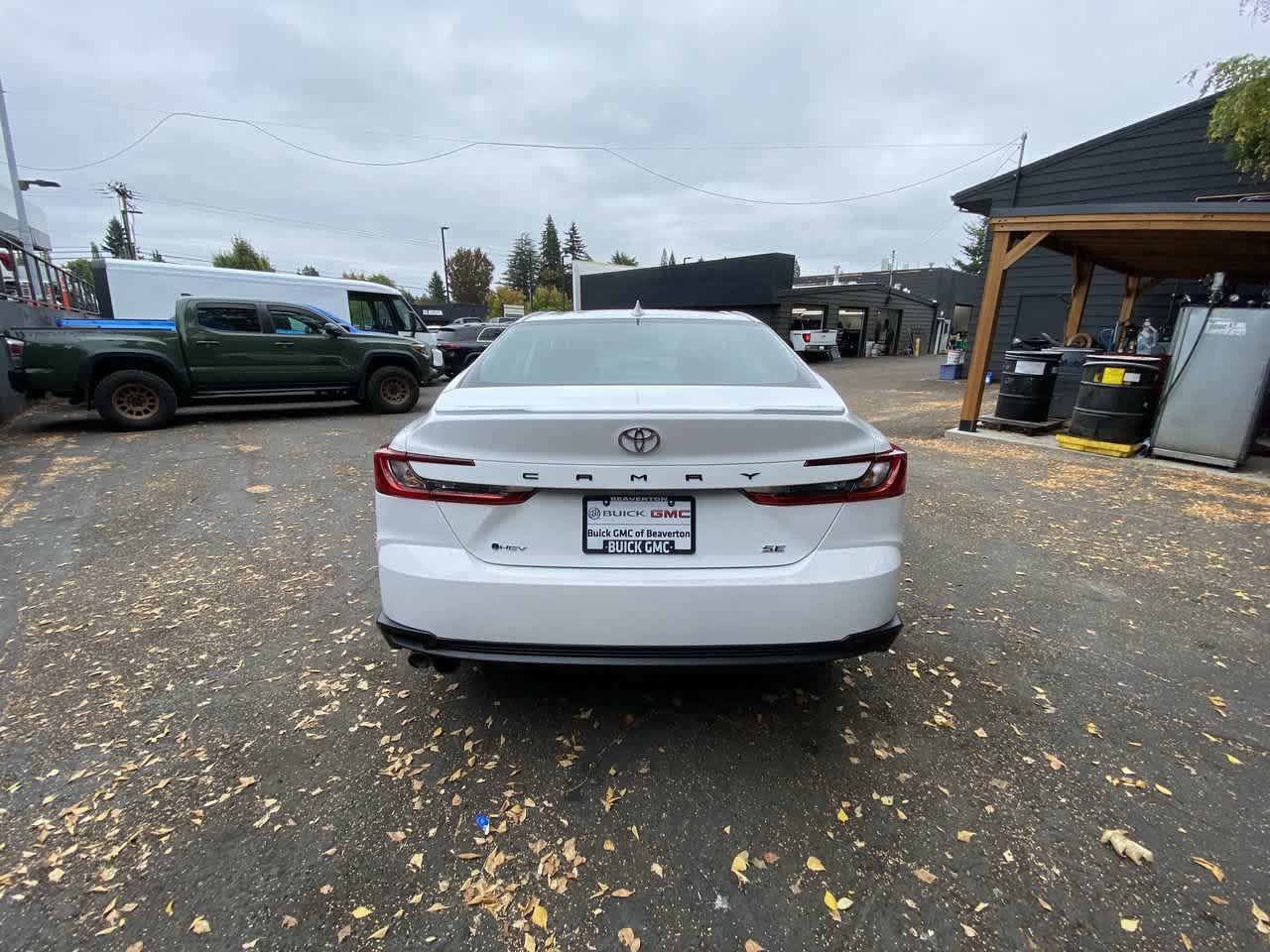 Used 2025 Toyota Camry SE FWD image 5