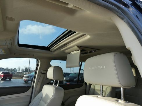 Used 2019 GMC Yukon XL Denali w/ Open Road Package image 28