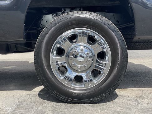 Used 2013 Ford F250 Platinum w/ FX4 Off Road Pkg image 39