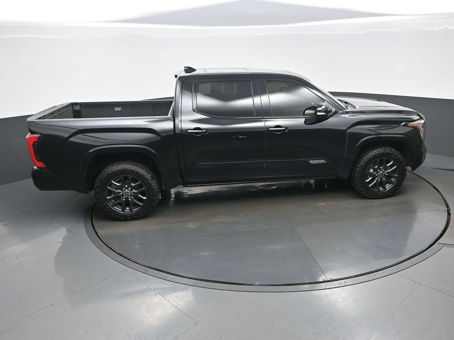 Used 2023 Toyota Tundra Platinum AWD/4WD image 43
