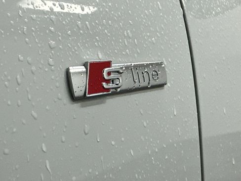 Used 2022 Audi A4 2.0T Premium Plus image 12