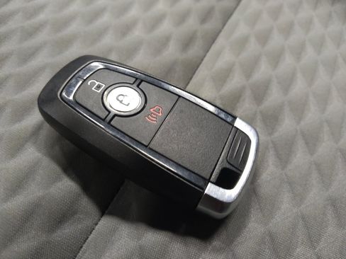 Used 2020 Ford Escape SE FWD image 32